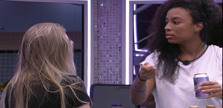 Deputado do PSL que emprega a ex-esposa de Bolsonaro denuncia participante negra do BBB pelo que ele classificou de "um caso claro de racismo
