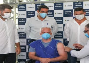 Campos vacina profissionais da saúde
