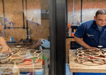 na próxima quinta-feira (25/03), às 19h, acontece o primeiro FabLab Open Day do ano, da série de encontros virtuais programados, no Youtube da Firjan SENA