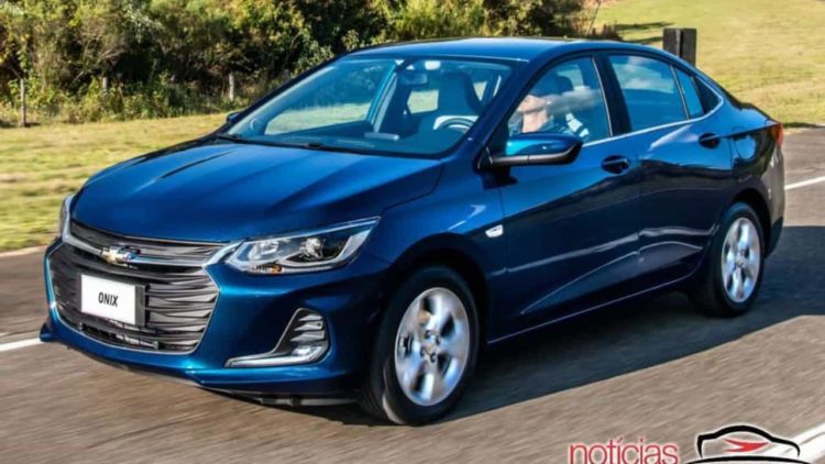 Chevrolet Onix Pus 2021: Faixa de preço 0 KM: R$ 77.677 a R$ 78.462. Faixa de preço 0 KM: R$ 75.113 a R$ 79.565) Divulgação