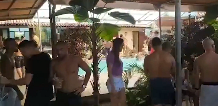 'Festa na piscina' com 300 pessoas é fechada em evento de música eletrônica no Rio neste domingo