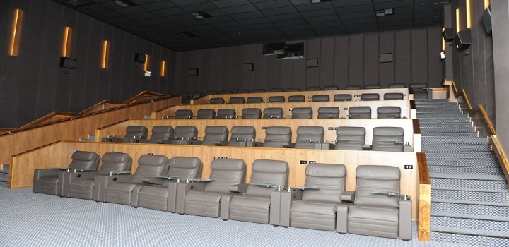 Campos libera abertura de salas de cinema
