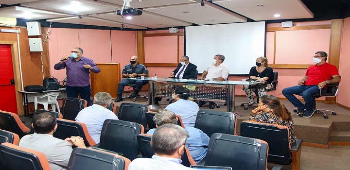 Campos vai anunciar novas medidas restritivas