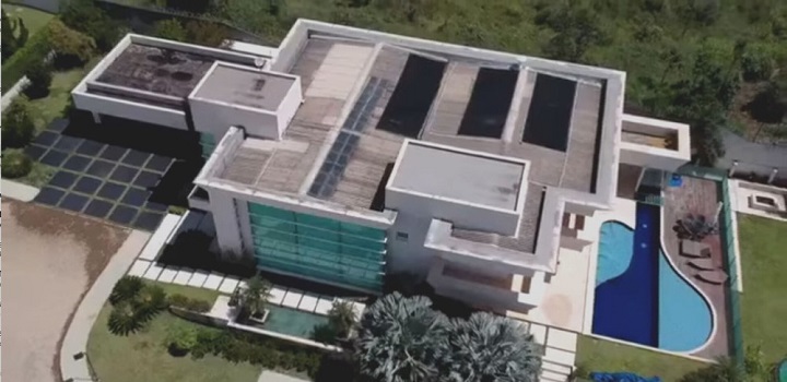 Mansão de Flávio Bolsonaro em Brasília
