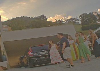 Governador em exercício comemorou 42 anos em Itaipava, na Serra do RJ. Petrópolis proíbe aglomerações