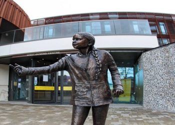 Estatua de Greta Thunberg