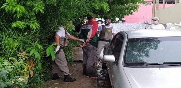 Momento da prisão do homem que espalhou Covid no RS