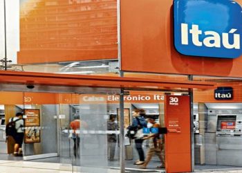 Itau demite funcionarios