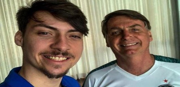 Jair Renan ganha carro elétrico