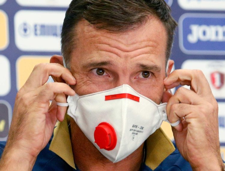 Máscaras de acrílico ou com válvulas estão proibidas em aeroportos. Mudanças começam a valer em 25 de março.