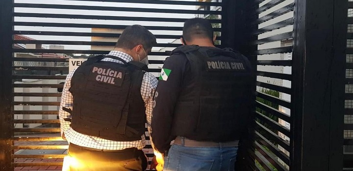 Policiais cumprem mandados de prisão e de busca e apreensão no Paraná e no Rio de Janeiro, na manhã desta terça-feira (30). Contratos fraudulentos superam R$ 1 bilhão, segundo investigação.