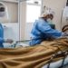 Falta de protocolo nacional, com orientações sobre intubação, é citado por médicos como uma das razões para os números altos de mortes no Brasil