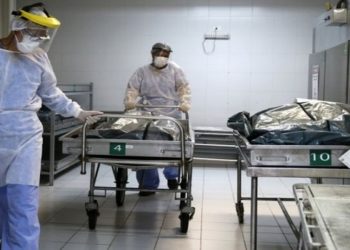 hospital aluga contêiner para acomodar mortos em Porto Alegre