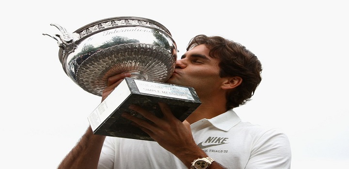 Roger Federer se recupera e marca data da volta