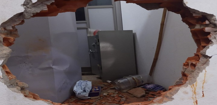 Loterica e supermercado assaltados em Campos