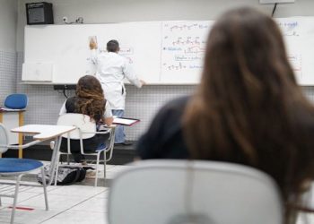 Vacinação profissionais da educação