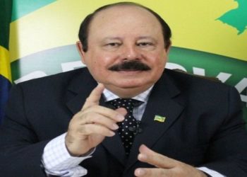 Levy Fidelix morre de Covid