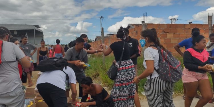 Distribuição de comida em Campos-RJ