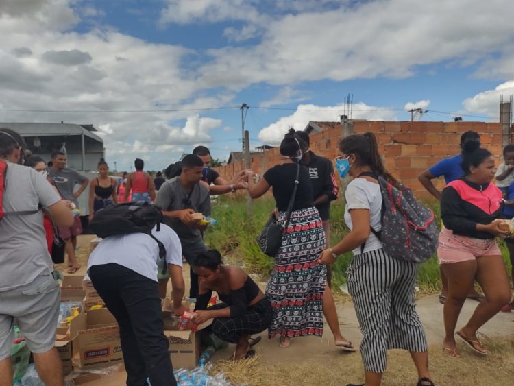 Distribuição de comida em Campos-RJ