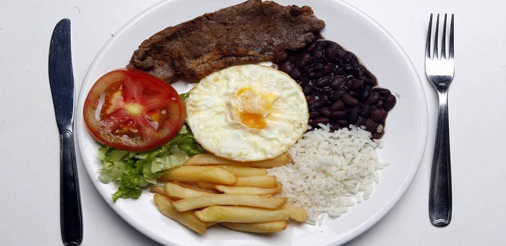 arroz, que subiu 61%, e o feijão, que subiu 69%, no caso do feijão preto