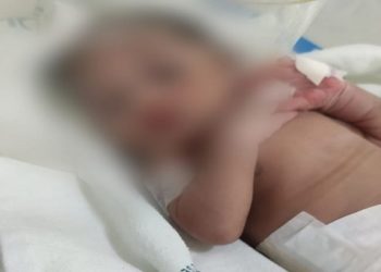 Recém nascido encontrado dentro de caixa de papelão em Campos
