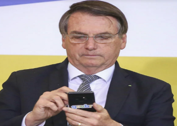 Bolsonaro realiza exames para investigar dores