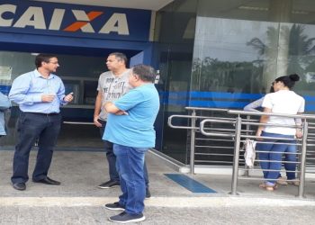 Caixa anunica greve geral