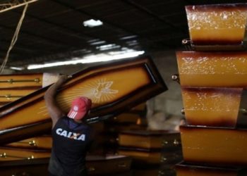Aumento da demanda de caixões na pandemia
