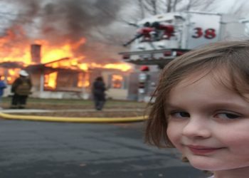 Meme de garota em frente a um incêndio é vendido por US$ 473 mil