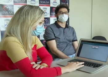 enfermeira de Batatais (SP) foi afastada por suspeita de aplicar irregularmente vacinas contra Covid-19 em familiares.