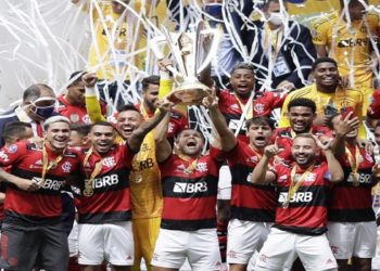 Flamengo se isola se isolar como o time com mais troféus oficiais no país desde 2001, com média de quase um por temporada