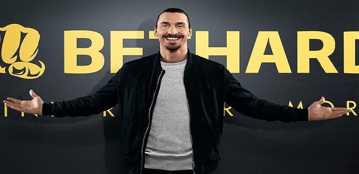 O craque Ibrahimovic pode ser suspenso pela FIFA após violar regras da entidade.