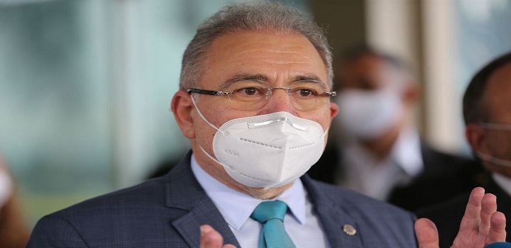 Marcelo Queiroga, afirmou hoje (3) que avaliou em conversa com diretor da OMS a possibilidade de adaptar fábricas brasileiras de vacinas para animais para produzir imunizantes contra a COVID-19.