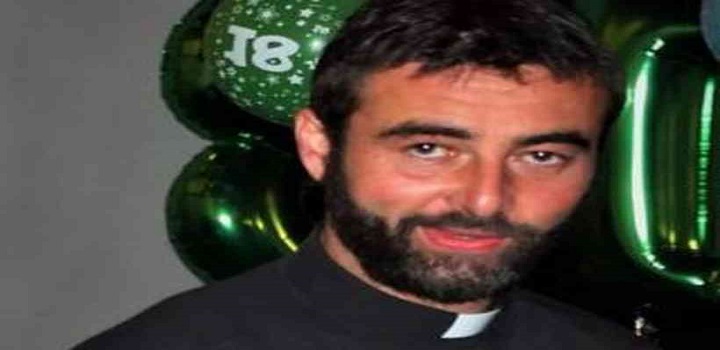 Padre se declara a uma mulher em plena missa na Itália