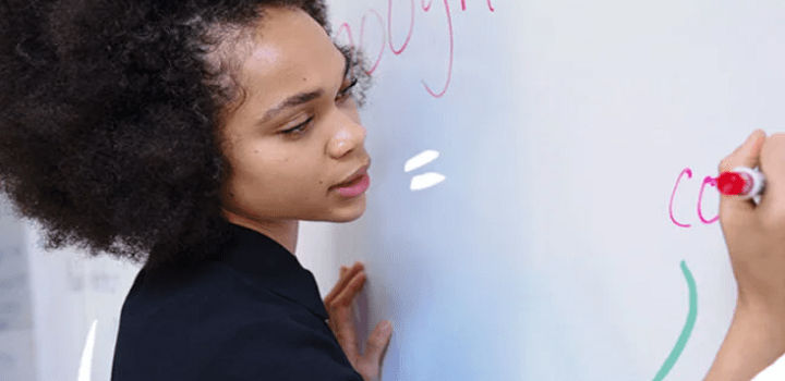 Instituto iungo, em parceria com o Instituto Reúna e Itaú Educação e Trabalho, lança o Nosso Ensino Médio, programa gratuito e inédito de formação de educadores