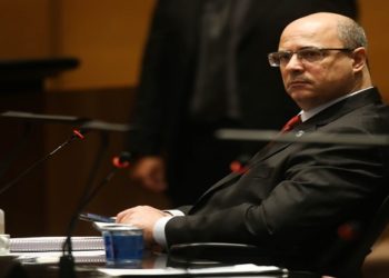 Governador afastado teria até dia 23 para apresentar alegações finais, mas presidente do Tribunal de Justiça autorizou adiamento.