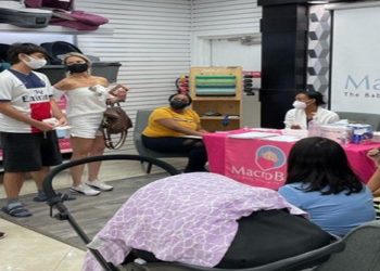 Brasileiros se vacinam nos EUA