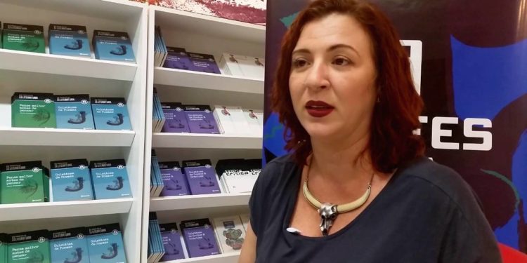 Escritora Ana Caradello
