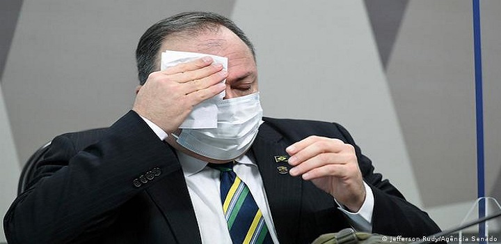 Ex-ministro da Saúde repete argumentos já desmentidos, defende gestão marcada por explosão de mortes e afirma que nunca foi pressionado pelo presidente para promover cloroquina e cancelar compra da Coronavac.