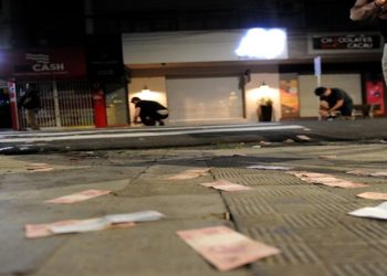 suspeitos de furtar do chão mais de R$ 2 milhões deixados por criminosos