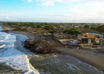 Ressaca no Pontal de Atafona