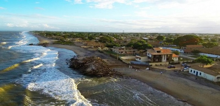 Ressaca no Pontal de Atafona