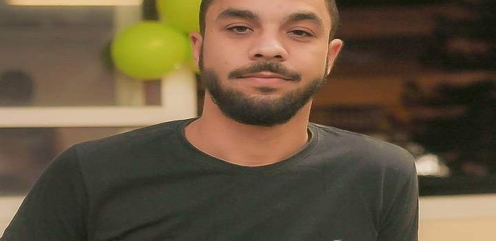 homem foi baleado no quintal da sua casa, na Região do Santo Cristo no Fonseca, Zona Norte de Niterói. A vítima identificada como Thiago Freitas de Souza, de 32 anos