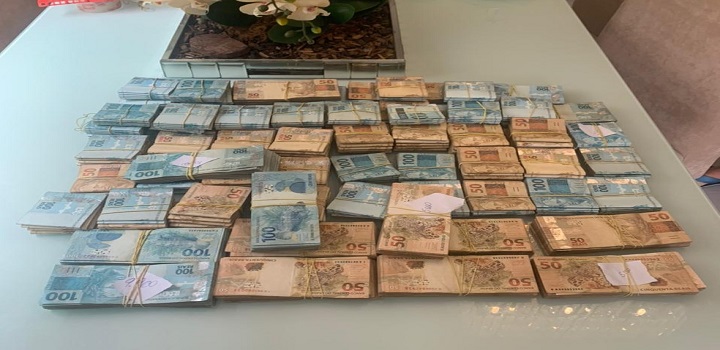 Objetivo é cumprido 12 mandados de busca e apreensão em endereços ligados a oito integrantes de uma organização criminosa de Itaperuna. Operação "Fim de Jogo" é realizada na manhã desta quarta-feira (5).