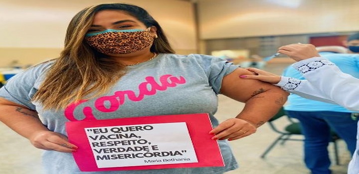 influenciadora digital cearense Carol Zacarias, 30 anos luta contra gordofobia