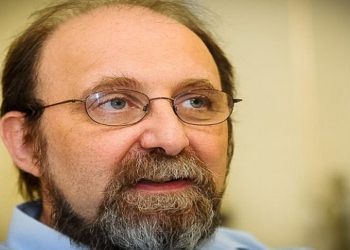 Com a situação fora de controle agora, o cientista teme que as próximas semanas signifiquem uma catástrofe ainda maior,