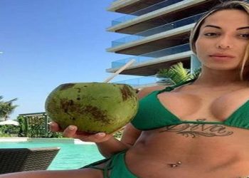 modelo fitness Bianca Dominguez, que estava no quarto do hotel na Barra da Tijuca de onde o funkeiro MC Kevin caiu do quinto andar neste domingo, afirmou, nas redes sociais, que a morte do artista "foi um acidente"