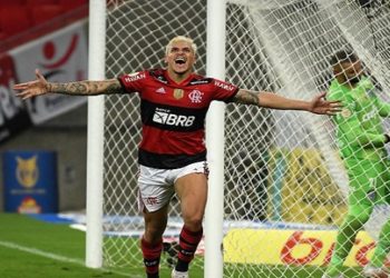 Fla vence o Palmeira na estreia