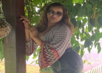 Ronilza Johnson morava na Inglaterra e fez a aplicação quando viajou ao Brasil para visitar o pai.