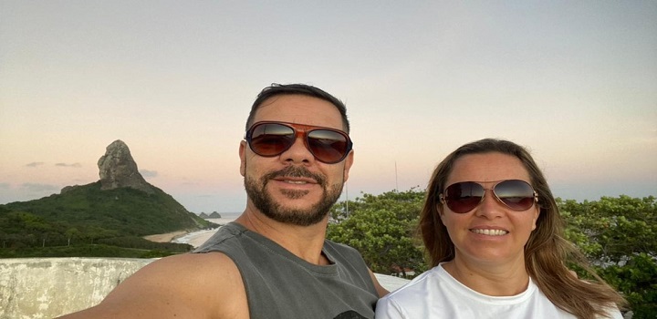José Edvaldo da Silva, de 52 anos, e a esposa Elizabeth Verneque Cordeiro Silva, de 45 anos, em Fernando de Noronha